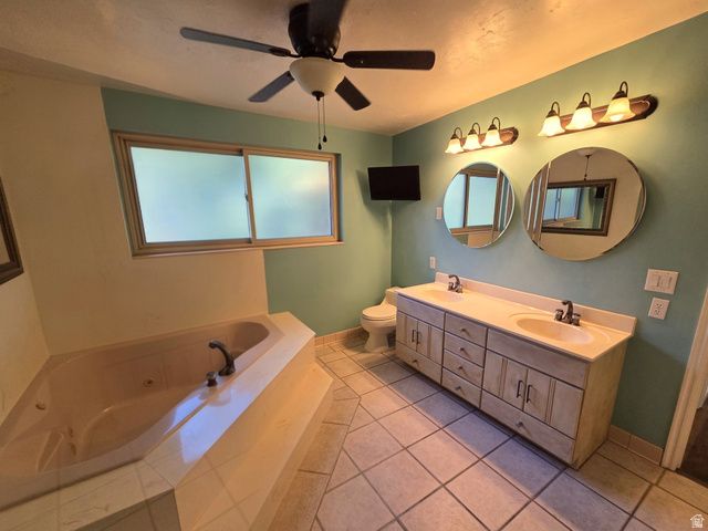 689 E LAVINA DR, South Ogden, UT 84403