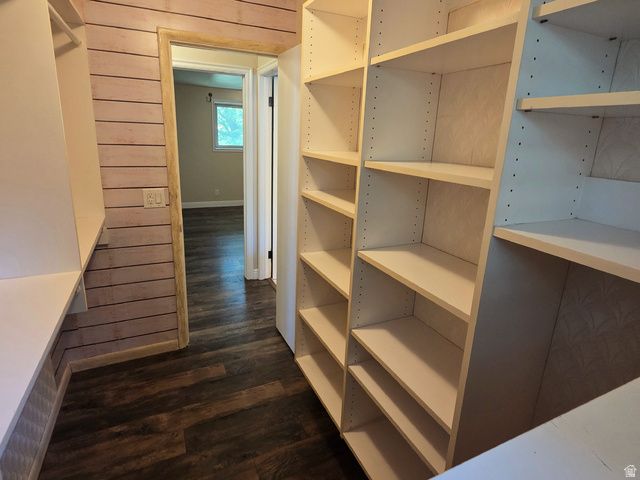 689 E LAVINA DR, South Ogden, UT 84403