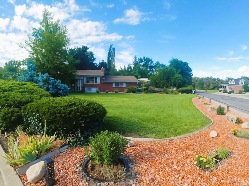 689 E LAVINA DR, South Ogden, UT 84403 — photo 2