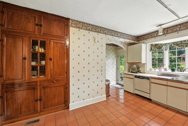 4 Rosemont Drive, Crestview Hills, KY 41017