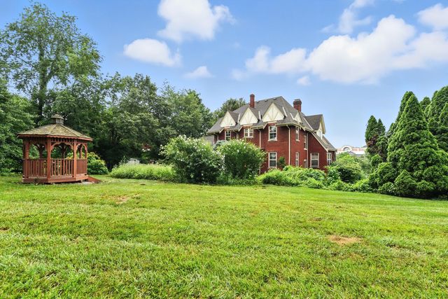 4 Rosemont Drive, Crestview Hills, KY 41017