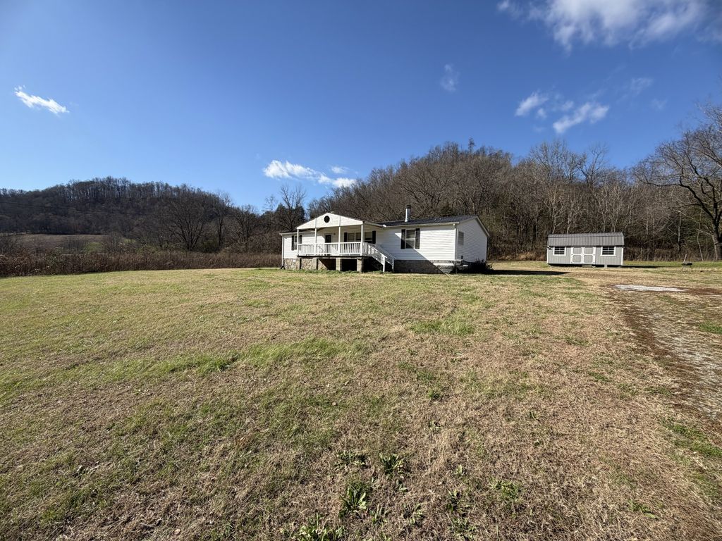 859 Pleasant Shade Hwy, Pleasant Shade, TN 37145