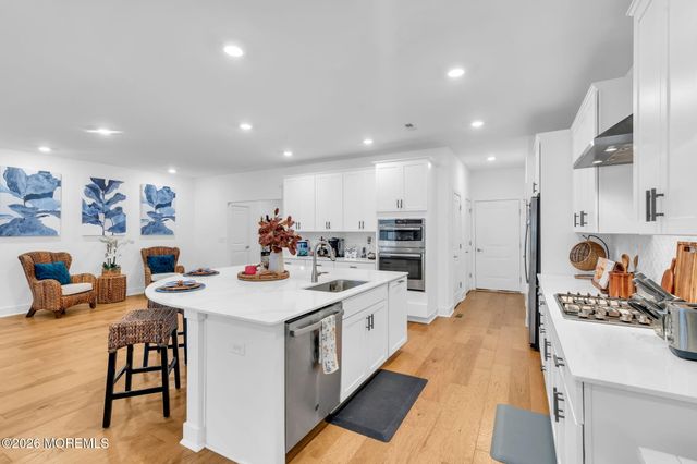 805 Aviator Avenue, Marlboro, NJ 07746