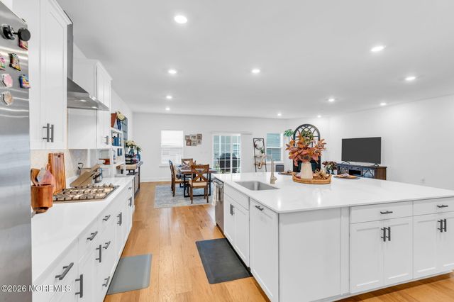 805 Aviator Avenue, Marlboro, NJ 07746