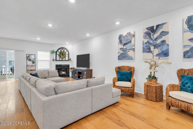 805 Aviator Avenue, Marlboro, NJ 07746