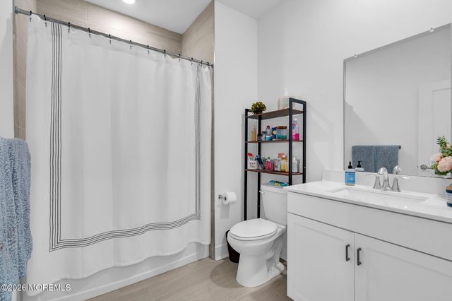 805 Aviator Avenue, Marlboro, NJ 07746