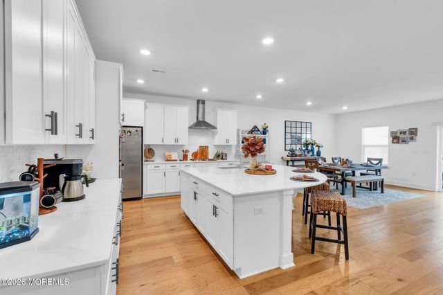 805 Aviator Avenue, Marlboro, NJ 07746
