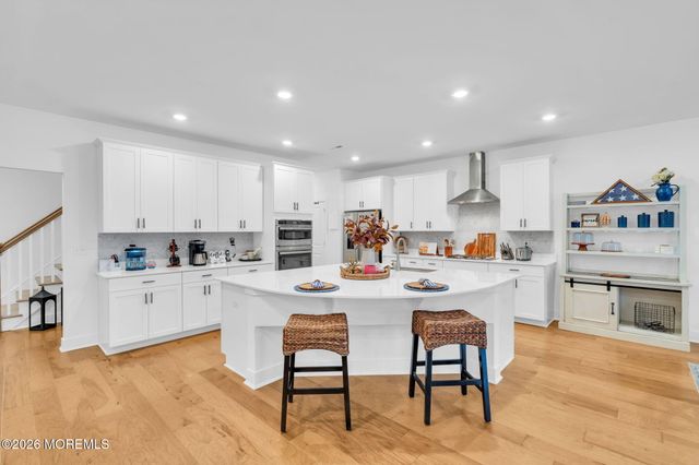 805 Aviator Avenue, Marlboro, NJ 07746