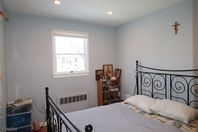 99 Philip Ave, Elmwood Park Boro, NJ 07407