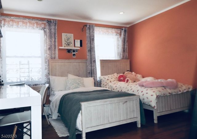 99 Philip Ave, Elmwood Park Boro, NJ 07407