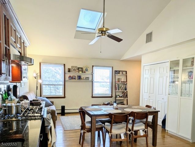 99 Philip Ave, Elmwood Park Boro, NJ 07407