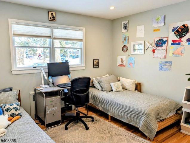 99 Philip Ave, Elmwood Park Boro, NJ 07407