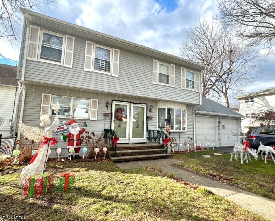 99 Philip Ave, Elmwood Park Boro, NJ 07407