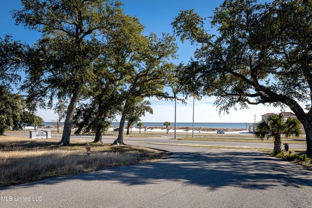 1664 Beach Boulevard, 92, Biloxi, MS 39531