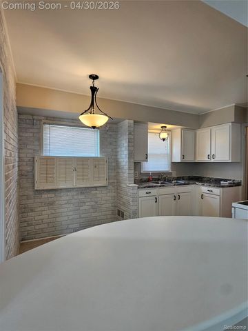 7355 W Frumin Court, Westland, MI 48185