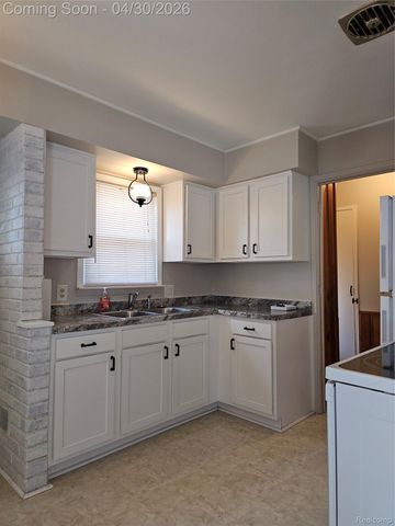 7355 W Frumin Court, Westland, MI 48185