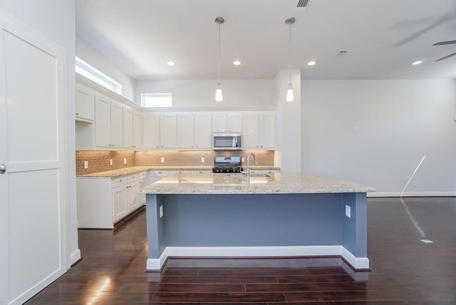3351 Kilgore St, Houston, TX 77021