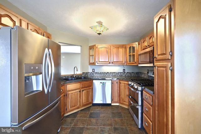 33 HARRISON DR, East Berlin, PA 17316