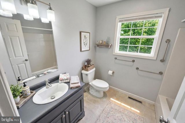 33 HARRISON DR, East Berlin, PA 17316
