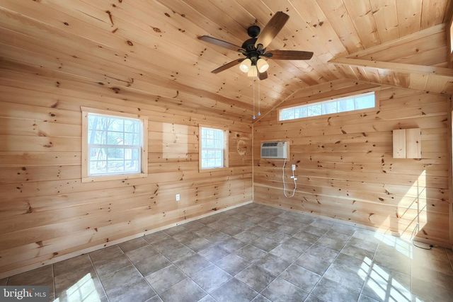 33 HARRISON DR, East Berlin, PA 17316