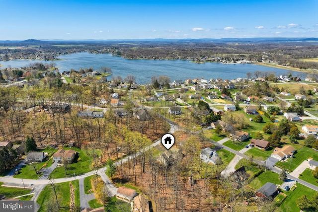 33 HARRISON DR, East Berlin, PA 17316