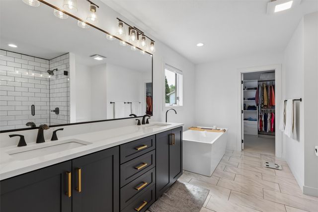 1515 Buffalo Road, West Des Moines, IA 50265