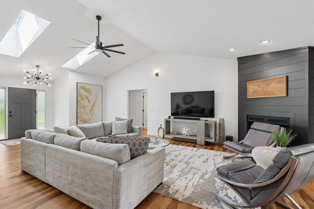 1515 Buffalo Road, West Des Moines, IA 50265