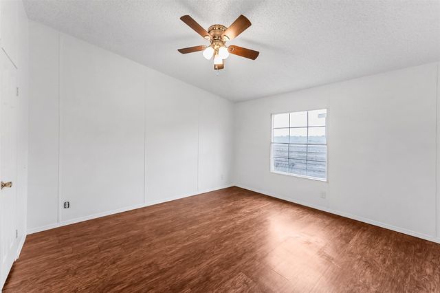 652 Stag Horn PASS, Kyle, TX 78640