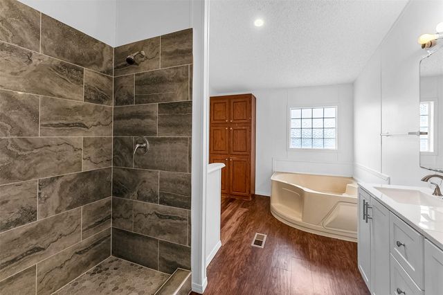 652 Stag Horn PASS, Kyle, TX 78640