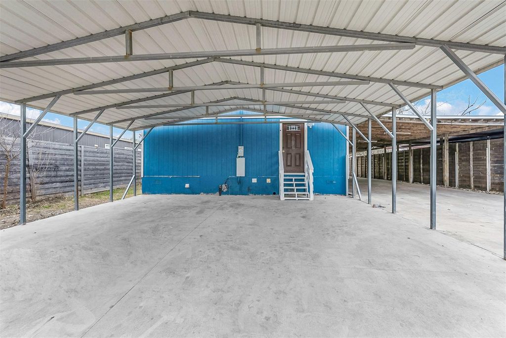 652 Stag Horn PASS, Kyle, TX 78640