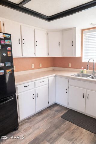 3001 MOUNTAIN Drive, Winslow, AZ 86047