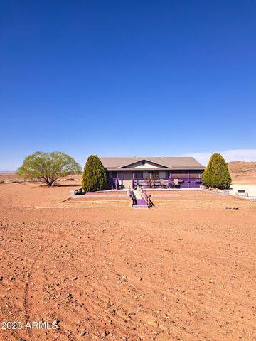 3001 MOUNTAIN Drive, Winslow, AZ 86047