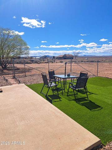 3001 MOUNTAIN Drive, Winslow, AZ 86047