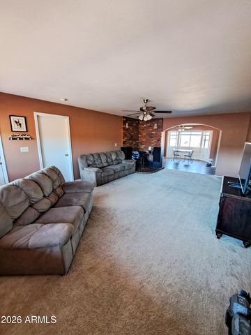 3001 MOUNTAIN Drive, Winslow, AZ 86047