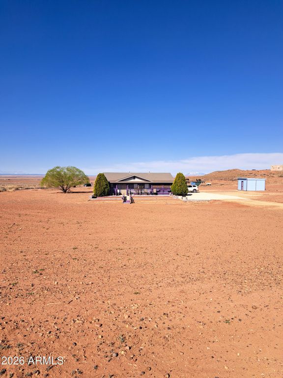 3001 MOUNTAIN Drive, Winslow, AZ 86047