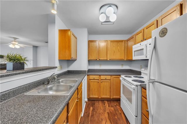 6702 W Friendly Avenue 3C, Greensboro, NC 27410