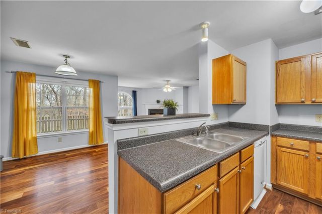 6702 W Friendly Avenue 3C, Greensboro, NC 27410