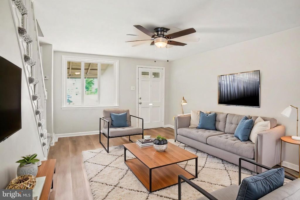 529 S 2ND ST, Darby, PA 19023 — photo 2