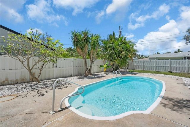 2801 TIFTON STREET S, Gulfport, FL 33711