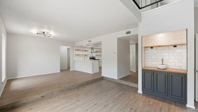 1738 Mountjoy, San Antonio, TX 78232