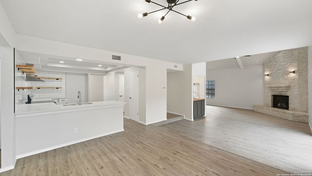 1738 Mountjoy, San Antonio, TX 78232