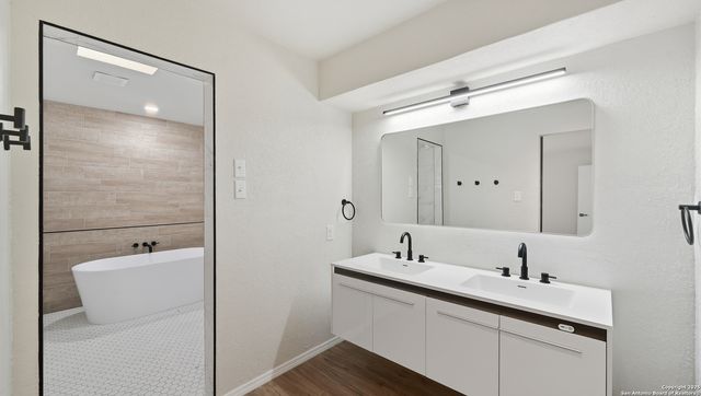 1738 Mountjoy, San Antonio, TX 78232