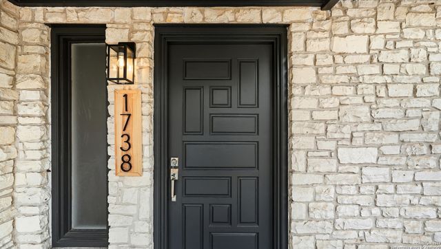 1738 Mountjoy, San Antonio, TX 78232