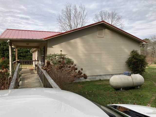 188 65th Ave, Palmer, TN 37365