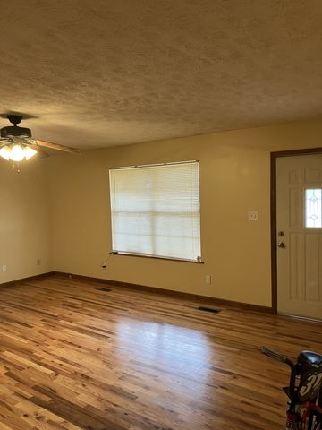 188 65th Ave, Palmer, TN 37365