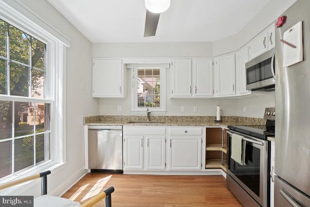 1515 CHURCH HILL PL, Reston, VA 20194