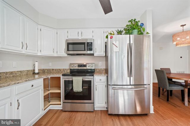 1515 CHURCH HILL PL, Reston, VA 20194