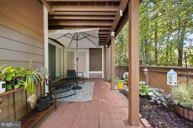 1515 CHURCH HILL PL, Reston, VA 20194