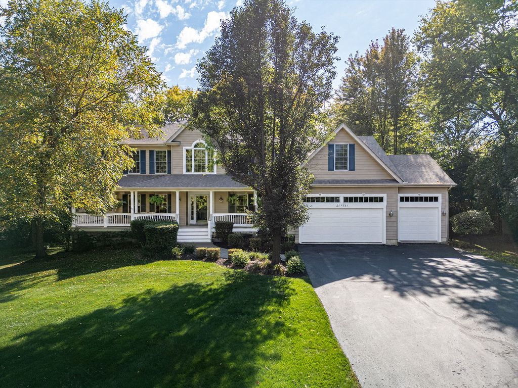 21W751 Maple Avenue, Medinah, IL 60157 — photo 2