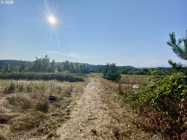 79128 TERRITORIAL Hwy, Lorane, OR 97451